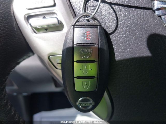 3N1CN7AP9HL869944 Nissan Versa 1.6 Sl