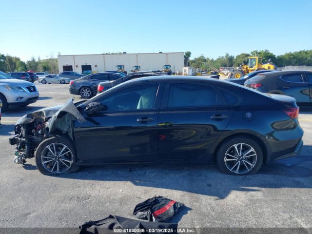 3KPF24AD2NE439180 KIA Forte Lxs
