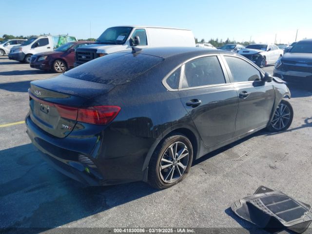 3KPF24AD2NE439180 KIA Forte Lxs