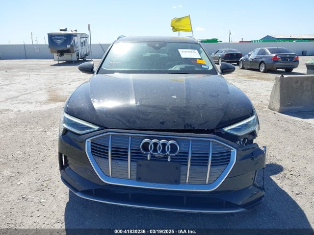 WA1VAAGE6KB020622 Audi E-tron Premium Plus