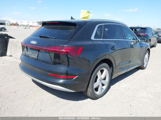 2019 AUDI E-TRON WA1VAAGE6KB020622 Photo 3