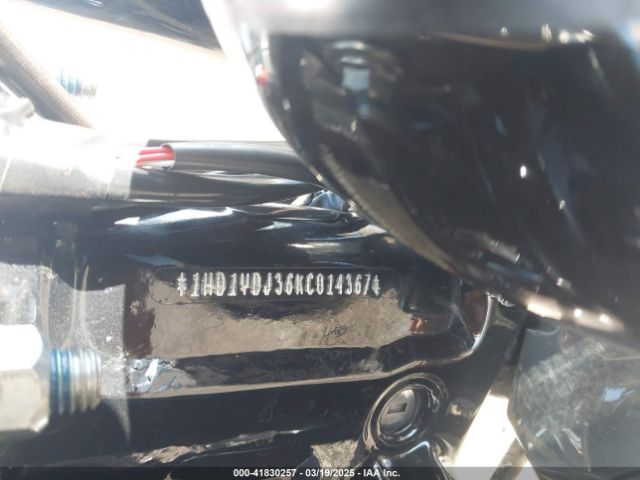 2019 HARLEY-DAVIDSON FLSL 1HD1YDJ36KC014367 Photo 9