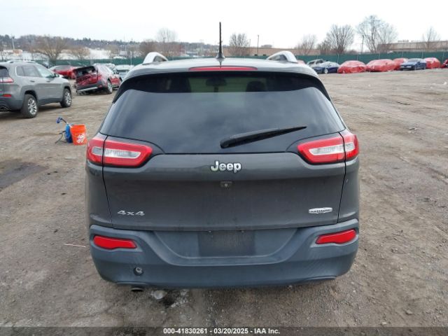1C4PJMCB3EW297902 Jeep Cherokee Latitude