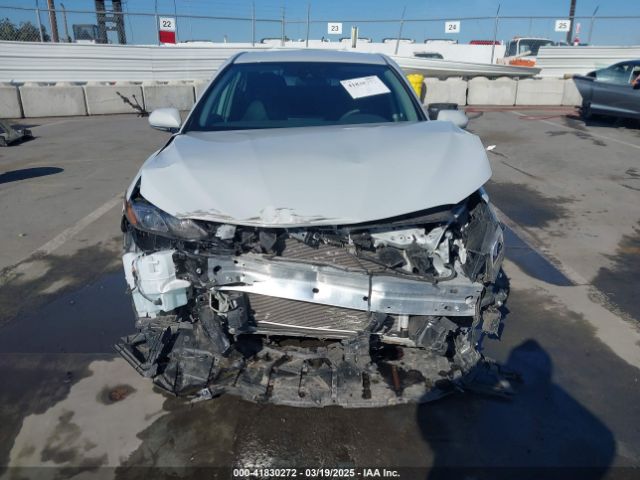 4T1G11AK2RU240279 Toyota CAMRY SE