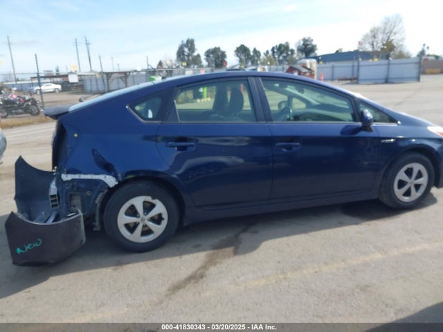 Toyota Prius Two 2015 JTDKN3DU3F0421647 Image 14
