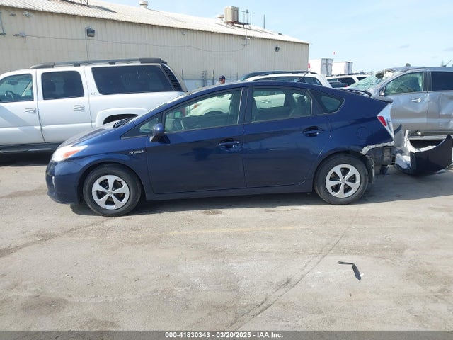 Toyota Prius Two 2015 JTDKN3DU3F0421647 Image 15