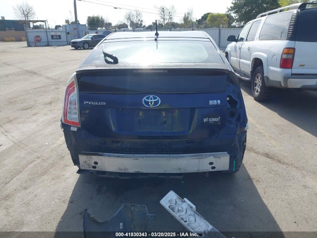 Toyota Prius Two 2015 JTDKN3DU3F0421647 Image 17