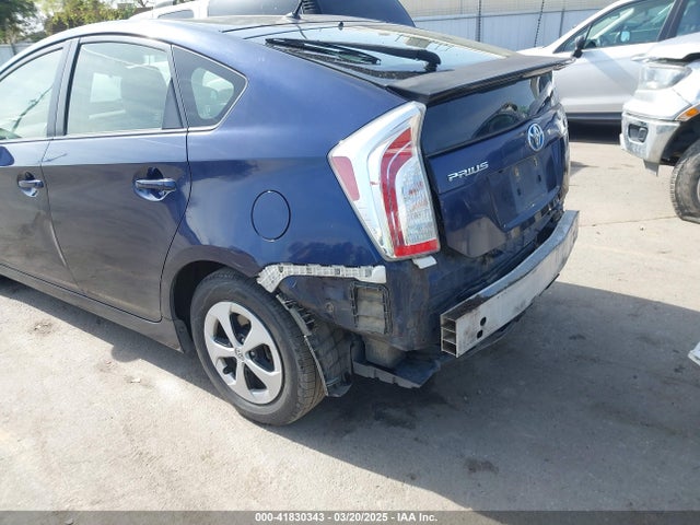 Toyota Prius Two 2015 JTDKN3DU3F0421647 Image 18