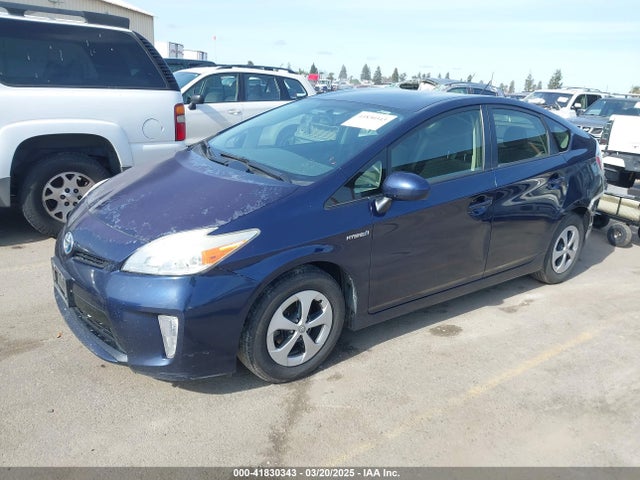 Toyota Prius Two 2015 JTDKN3DU3F0421647 Image 2