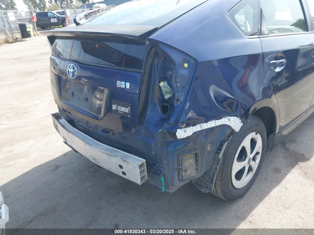 Toyota Prius Two 2015 JTDKN3DU3F0421647 Image 6