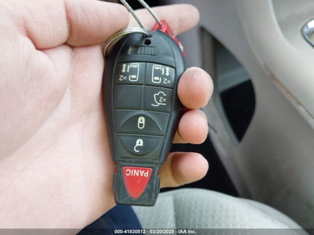 2C4RDGCG4ER106106 Dodge Grand Caravan Sxt