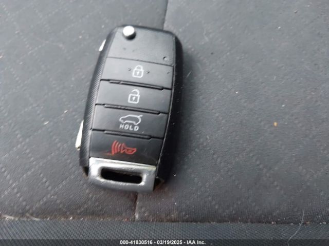5XYPGDA56HG212550 KIA Sorento 3.3l Lx