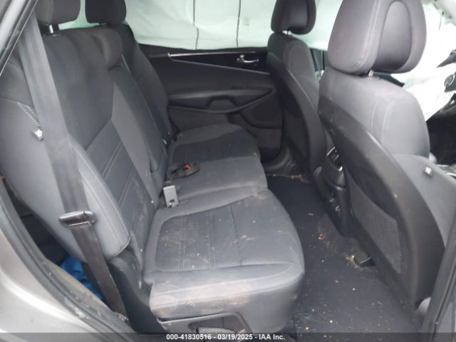 5XYPGDA56HG212550 KIA Sorento 3.3l Lx