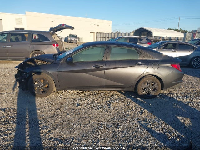 5NPLM4AG4MH008356 Hyundai ELANTRA SEL