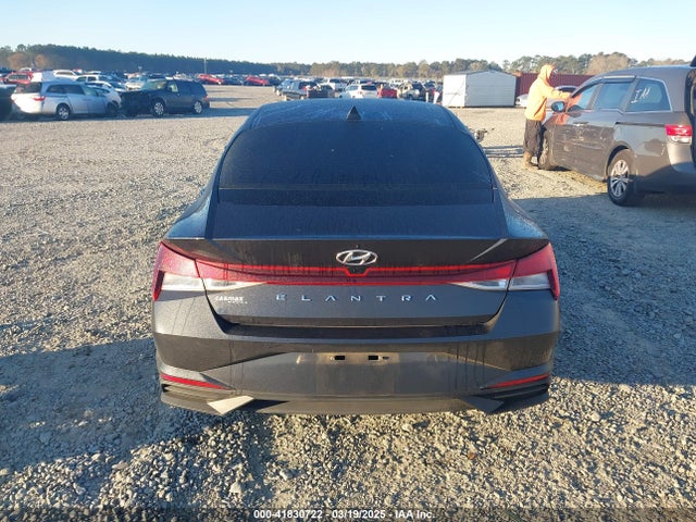 5NPLM4AG4MH008356 Hyundai ELANTRA SEL