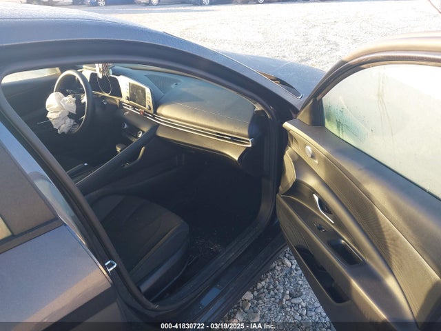 5NPLM4AG4MH008356 Hyundai ELANTRA SEL