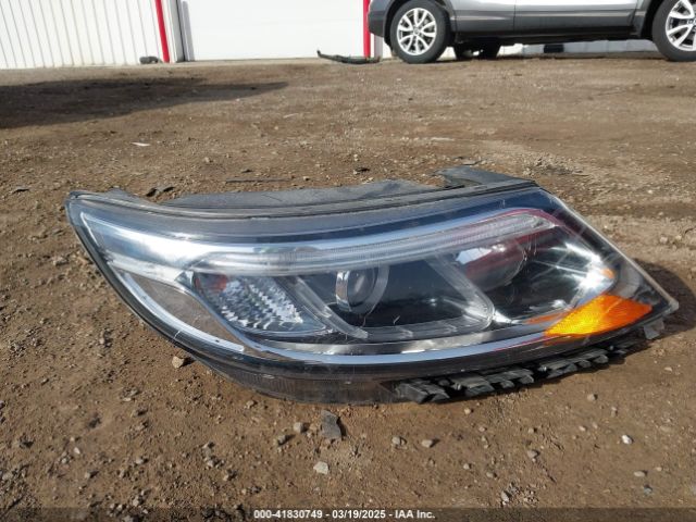 5XYKT3A68EG453756 KIA SORENTO LX