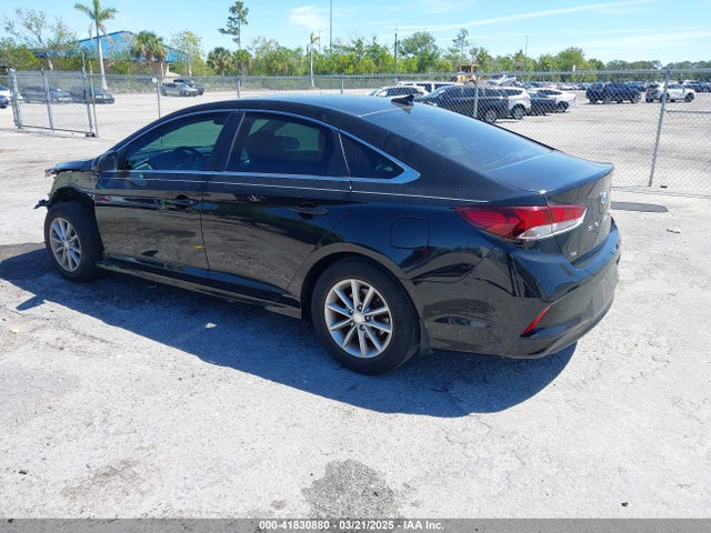5NPE24AF1JH715447 Hyundai SONATA SE