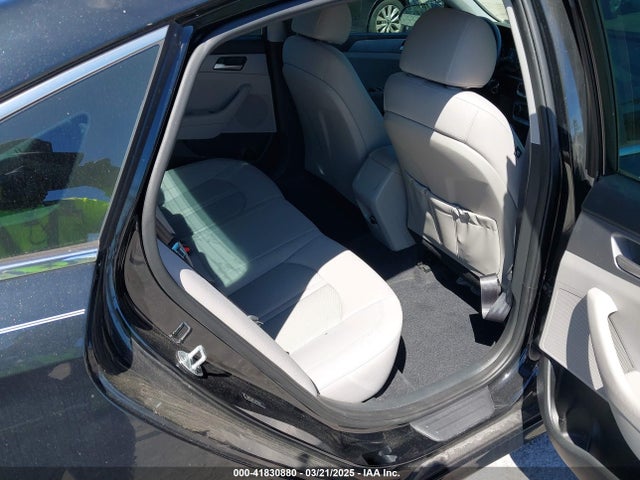 5NPE24AF1JH715447 Hyundai SONATA SE