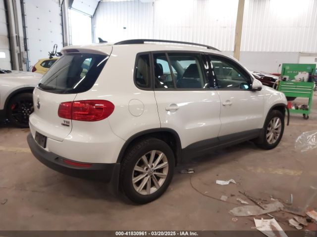 WVGBV7AX7HK042854 Volkswagen Tiguan 2.0t/2.0t S