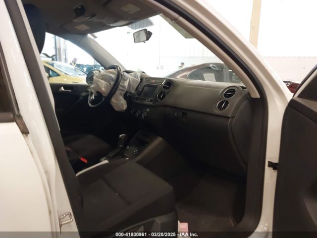 WVGBV7AX7HK042854 Volkswagen Tiguan 2.0t/2.0t S