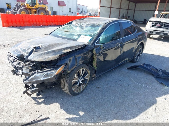 4T1B11HK6JU124877 Toyota CAMRY SE