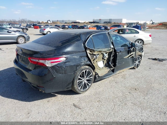 4T1B11HK6JU124877 Toyota CAMRY SE
