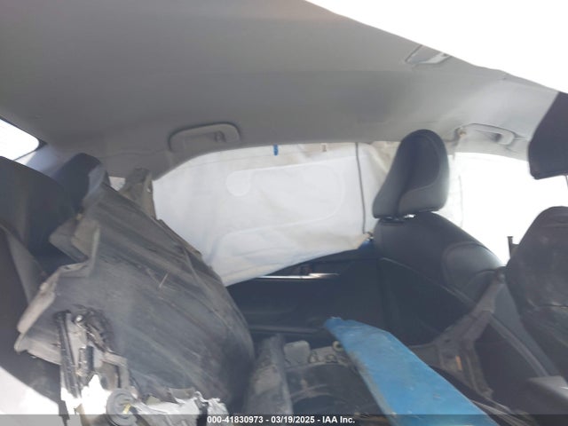 4T1B11HK6JU124877 Toyota CAMRY SE