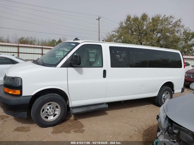 1GAZGNFPXN1284736 Chevrolet Express Passenger Rwd 3500 Extended Wheelbase Ls