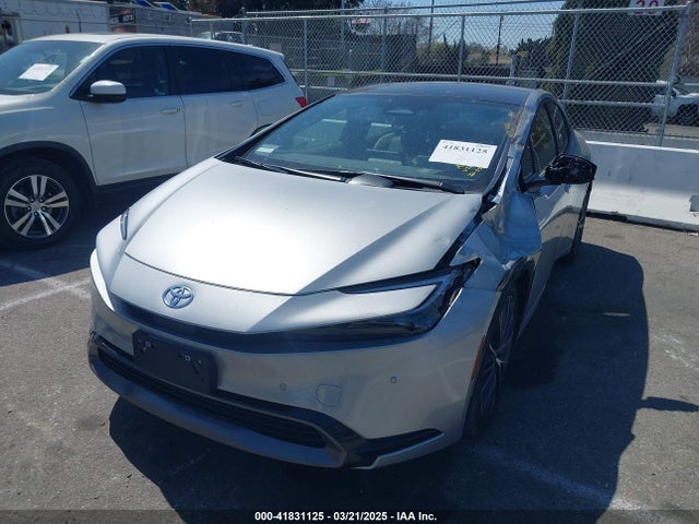 JTDACAAU5S3050686 Toyota PRIUS XLE
