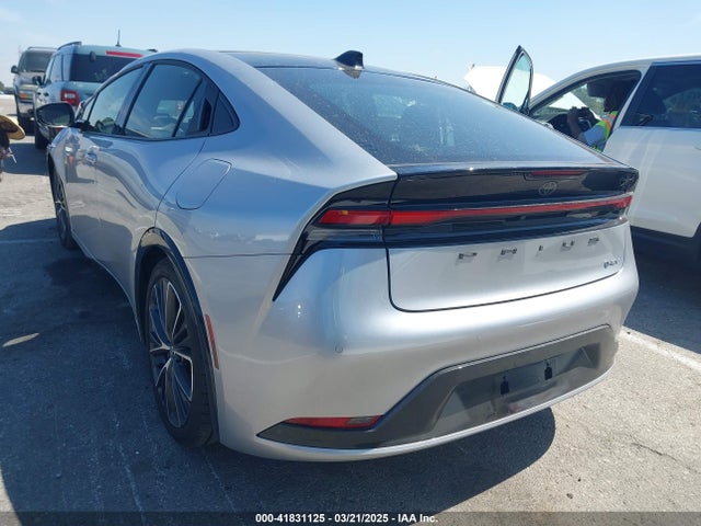 JTDACAAU5S3050686 Toyota PRIUS XLE