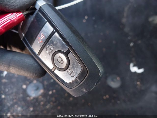 3FA6P0H76JR183953 Ford FUSION SE
