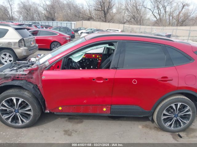 1FMCU9H96NUA09158 Ford ESCAPE SEL