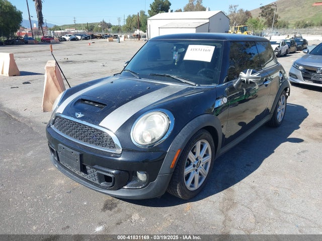 2011 MINI COOPER S WMWSV3C53BTY13253 Photo 1