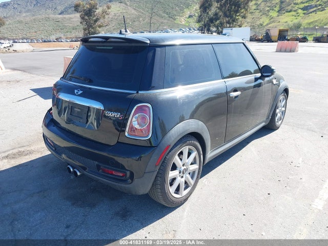 2011 MINI COOPER S WMWSV3C53BTY13253 Photo 3