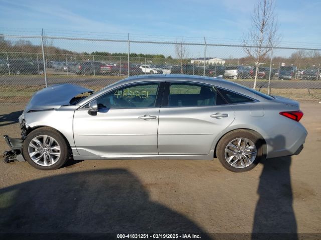 4T1AZ1FBXNU085305 Toyota AVALON XLE