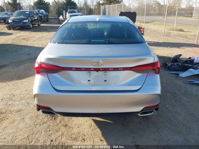 4T1AZ1FBXNU085305 Toyota AVALON XLE