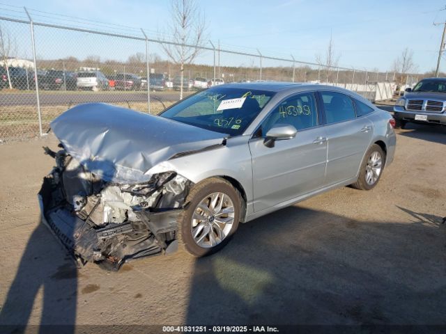 4T1AZ1FBXNU085305 Toyota AVALON XLE