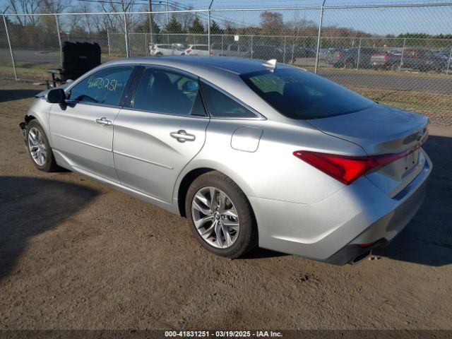 4T1AZ1FBXNU085305 Toyota AVALON XLE