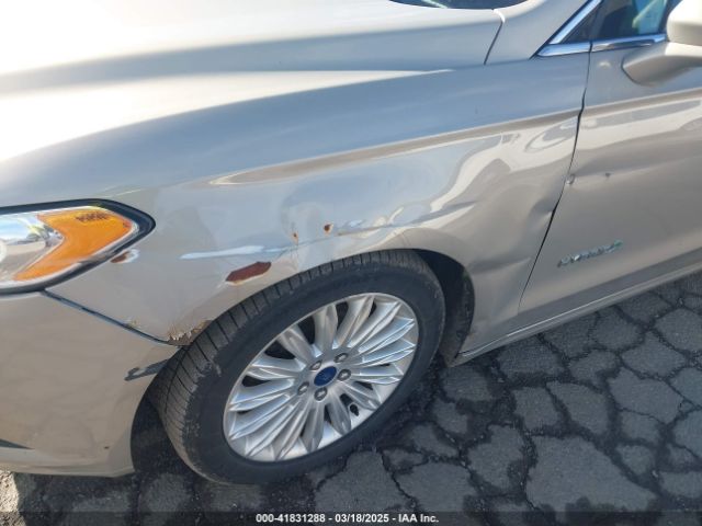 3FA6P0LUXFR133979 Ford Fusion Hybrid Se