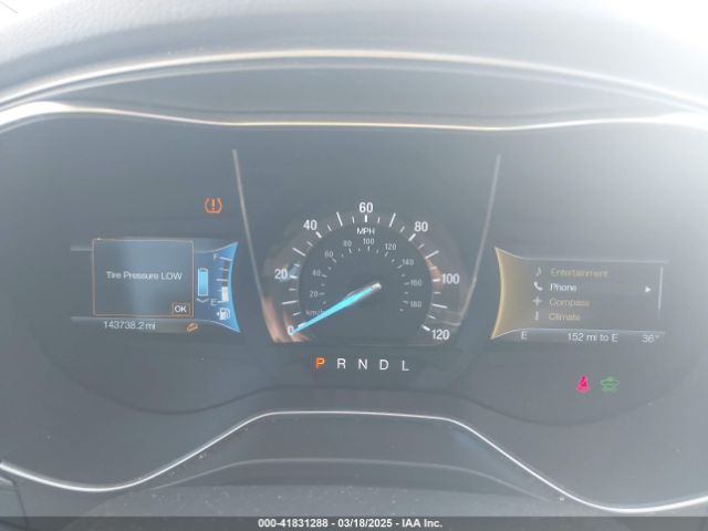3FA6P0LUXFR133979 Ford Fusion Hybrid Se