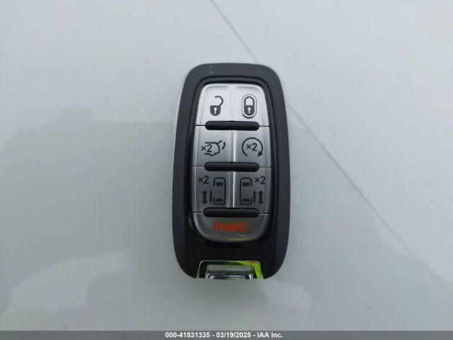 2023 CHRYSLER VOYAGER 2C4RC1CG0PR596076 Photo 10