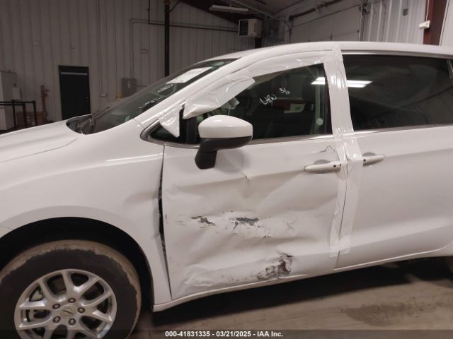 2023 CHRYSLER VOYAGER 2C4RC1CG0PR596076 Photo 5