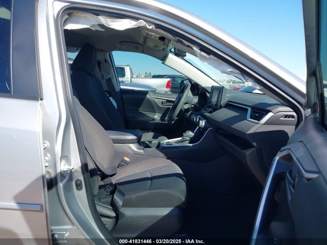2T3H1RFV2NW221092 Toyota RAV4 LE
