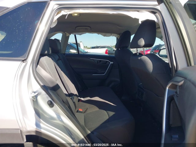 2T3H1RFV2NW221092 Toyota RAV4 LE