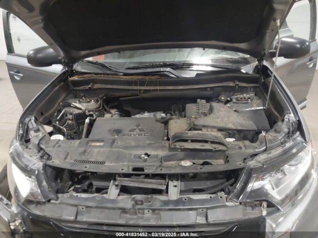 JA4AD2A3XJZ054569 Mitsubishi Outlander Es