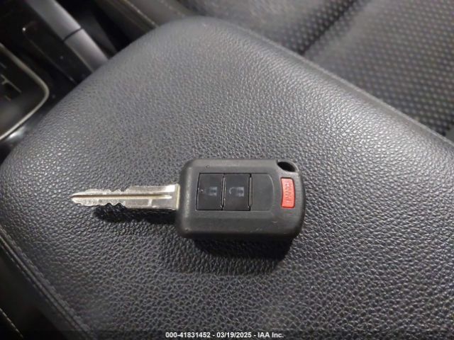 JA4AD2A3XJZ054569 Mitsubishi Outlander Es