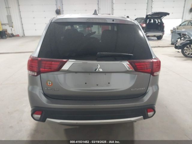 JA4AD2A3XJZ054569 Mitsubishi Outlander Es