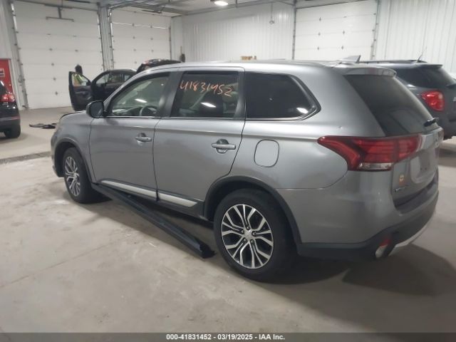 JA4AD2A3XJZ054569 Mitsubishi Outlander Es