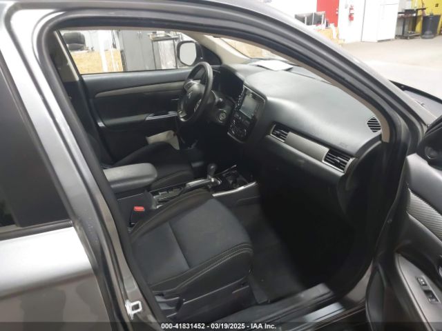 JA4AD2A3XJZ054569 Mitsubishi Outlander Es